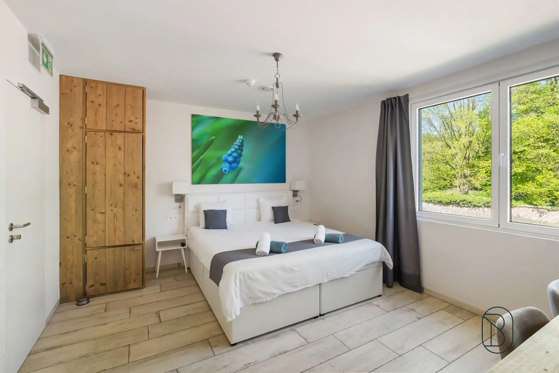 Exclusieve villa met 7 slpk, zwembad en tuin met open zicht foto 20