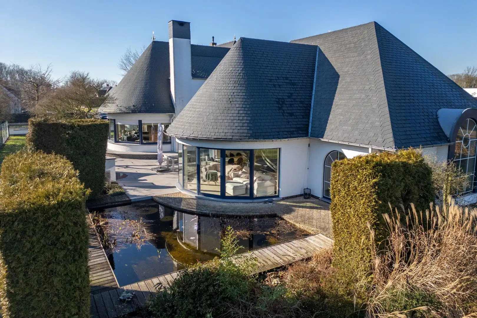 Prachtige villa met binnenzwembad op een toplocatie  foto 3