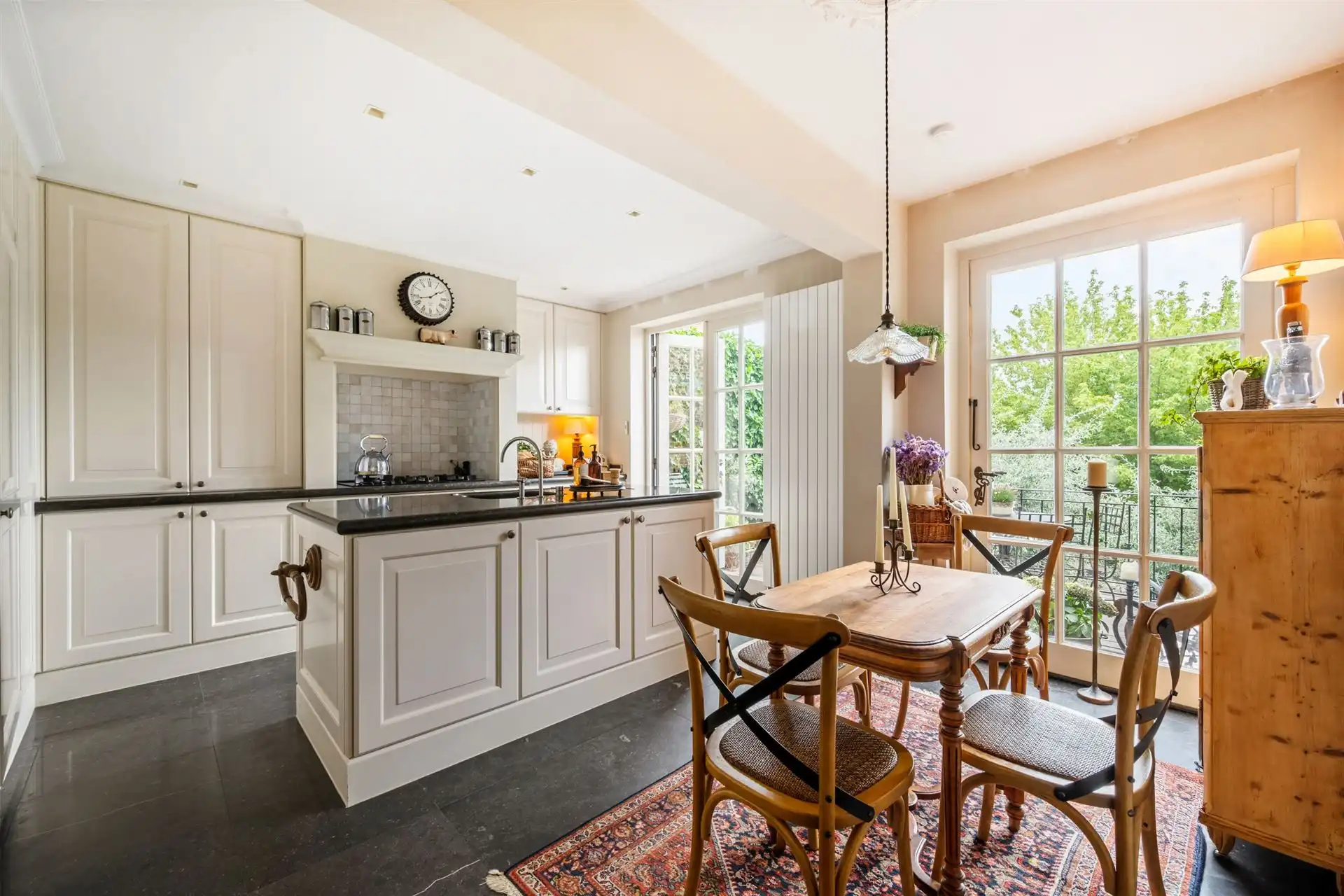 Statige herenwoning met stadstuin en praktijkmogelijkheden foto 9