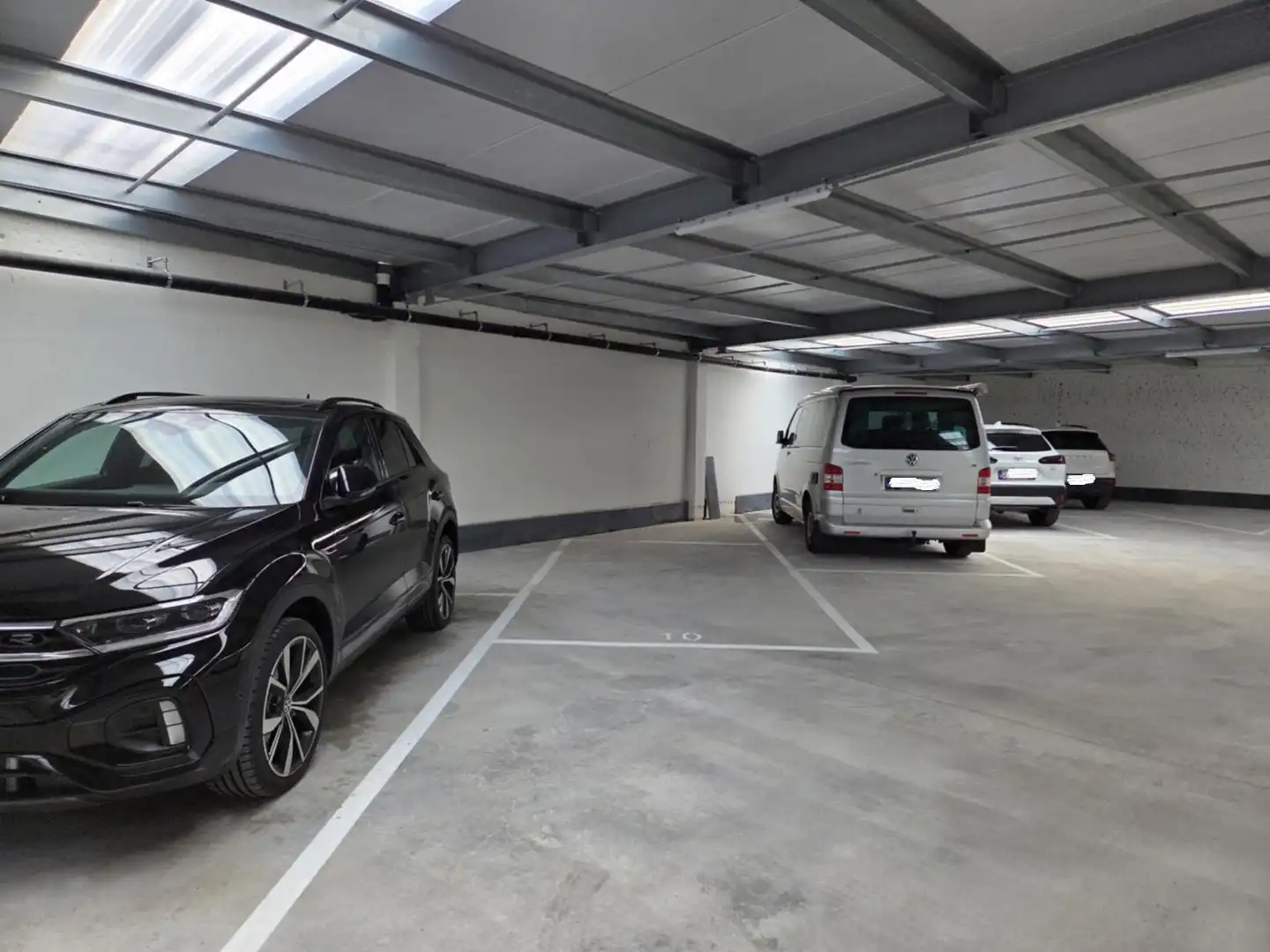 Overdekte autostaanplaats in nieuwbouwresidentie Alfredo foto 2