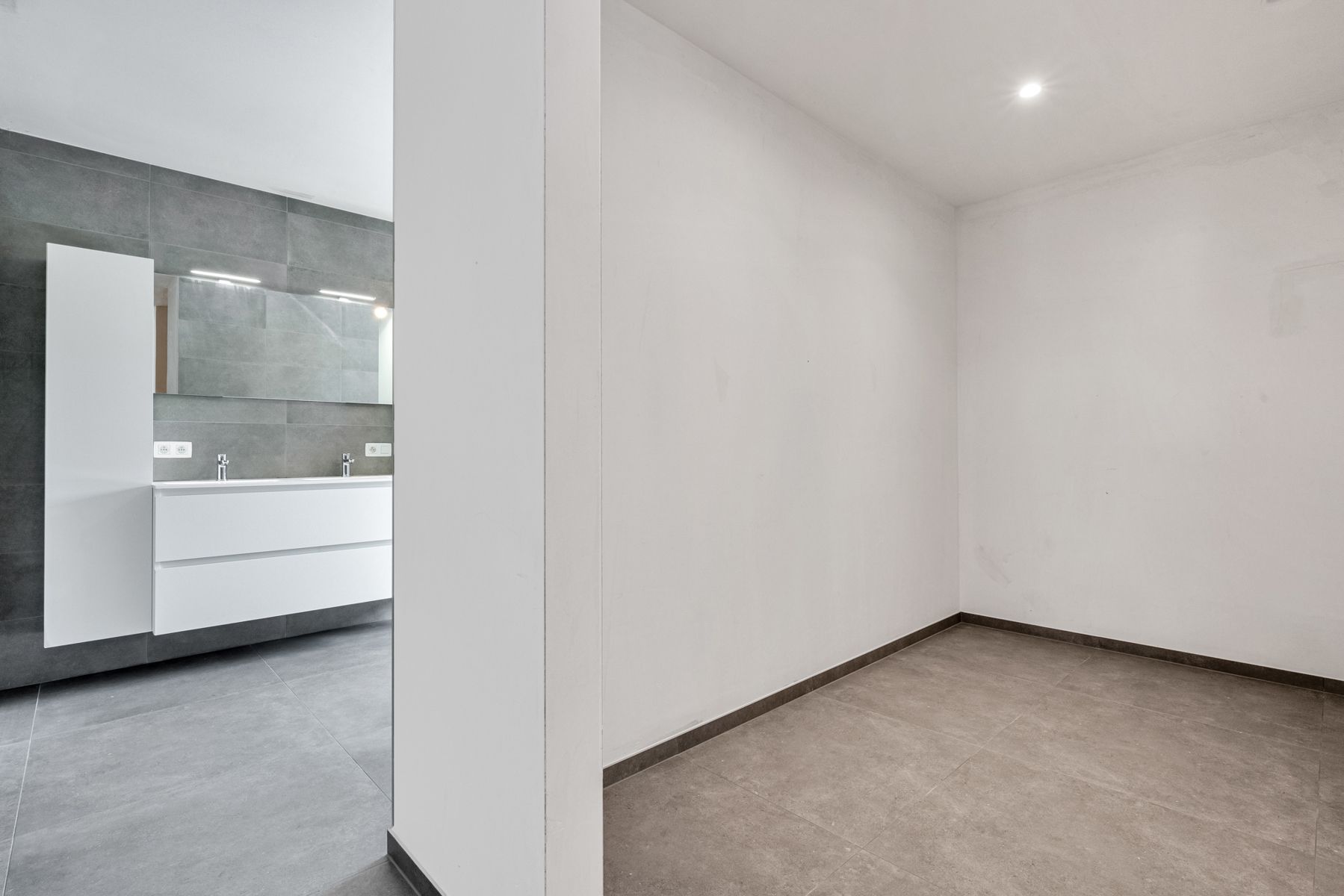 Instapklare nieuwbouwwoning met uitzicht op de velden foto 13