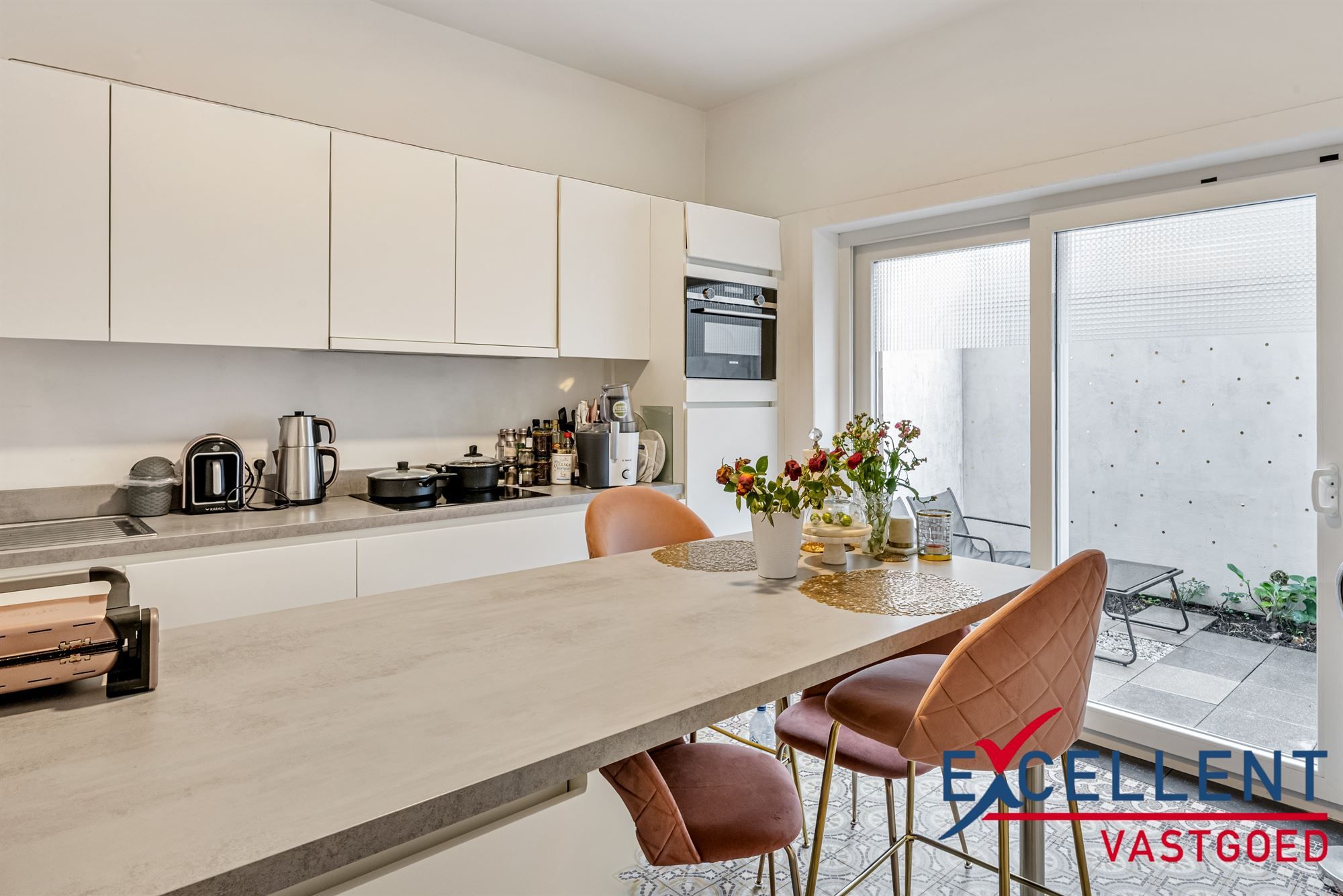 Instapklare starterswoning te Kortrijk foto 2