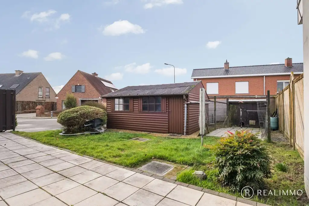 Ruime op te frissen, halfopen bebouwing te Zwevegem foto 14