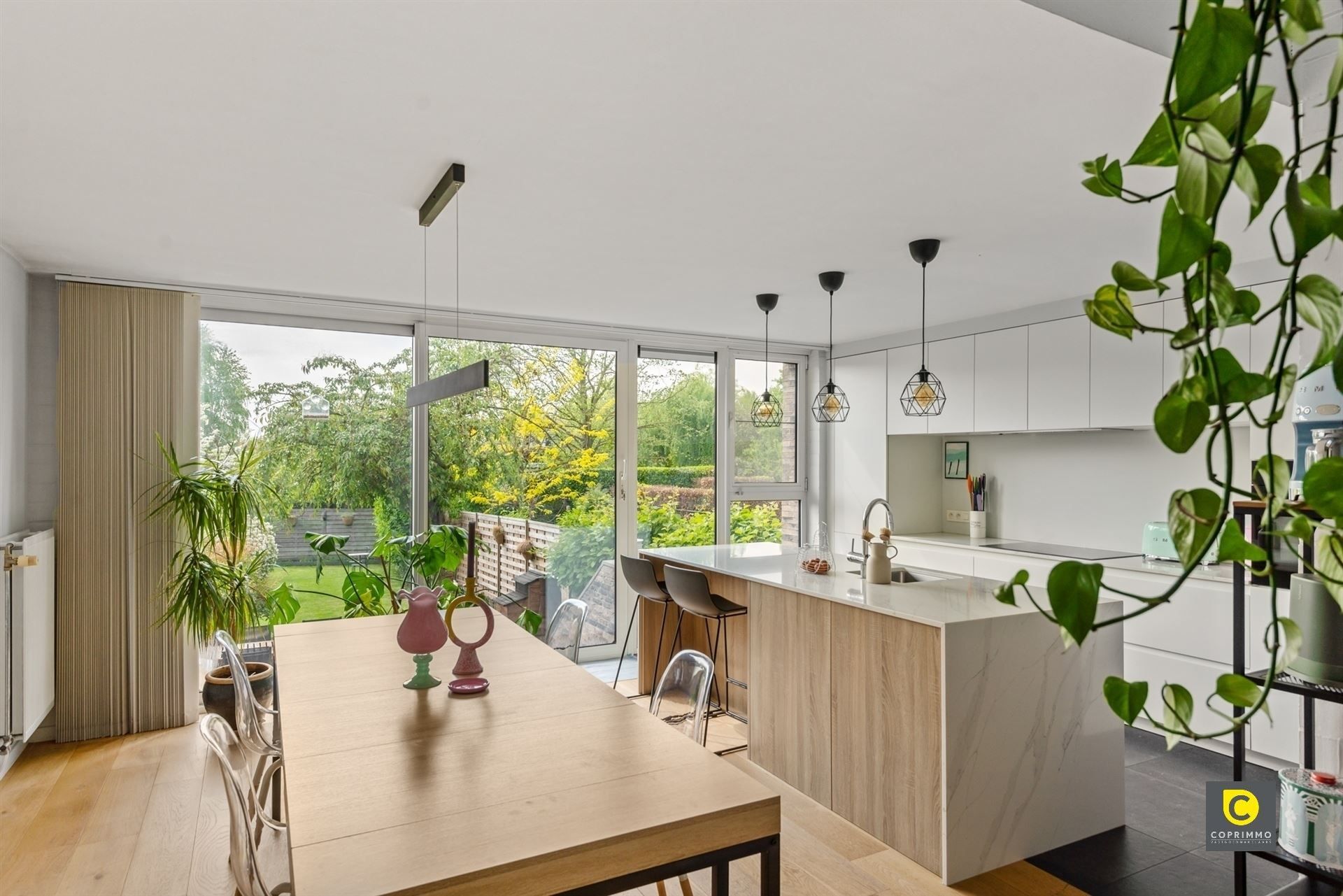 Woning:4slk,2 badk en ZWperceel foto 8