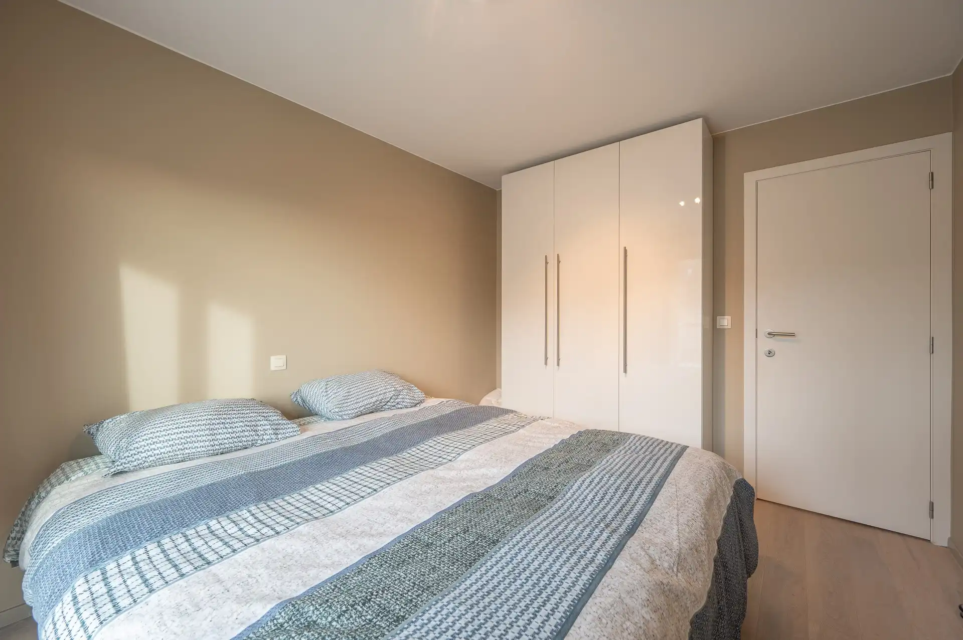 Lichtrijk appartement met 2 slaapkamers in een rustige zijstraat van de Zeedijk foto 15