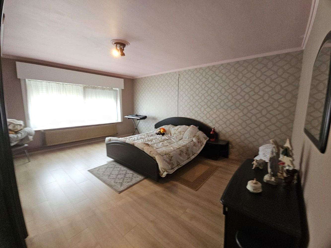 Ruime, solide woning met grote kelder, terras en tuin foto 14