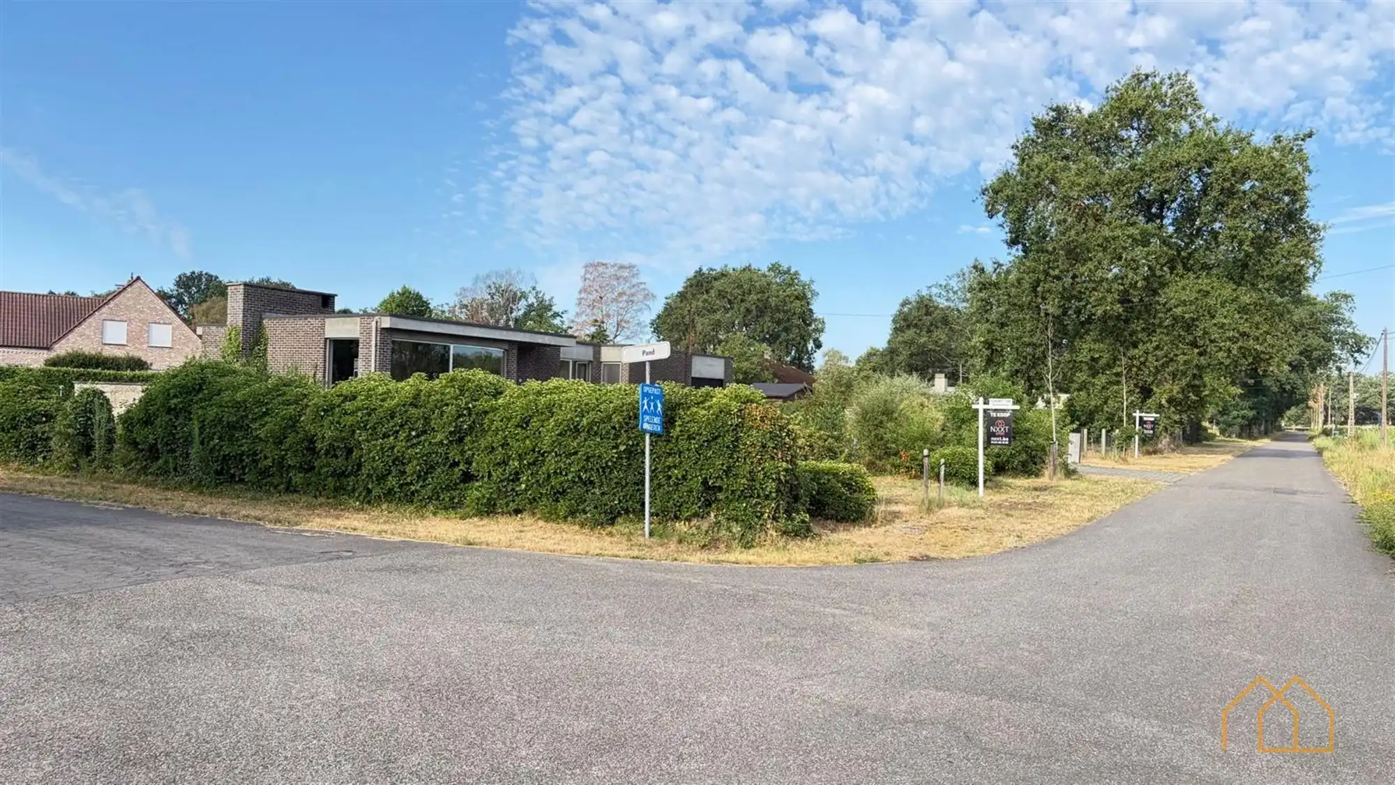 Laagbouw op 15are in groene omgeving foto 35