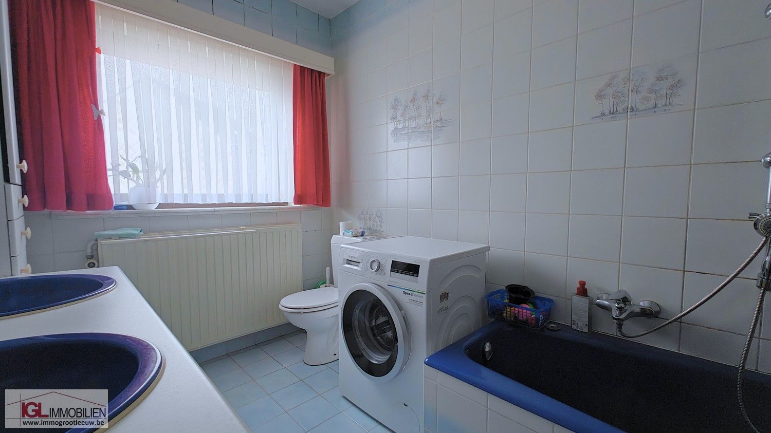 Handelspand op topliging met optimale zichtbaarheid langsheen Bergensesteenweg met veel parking en twee woongelegenheden! foto 28