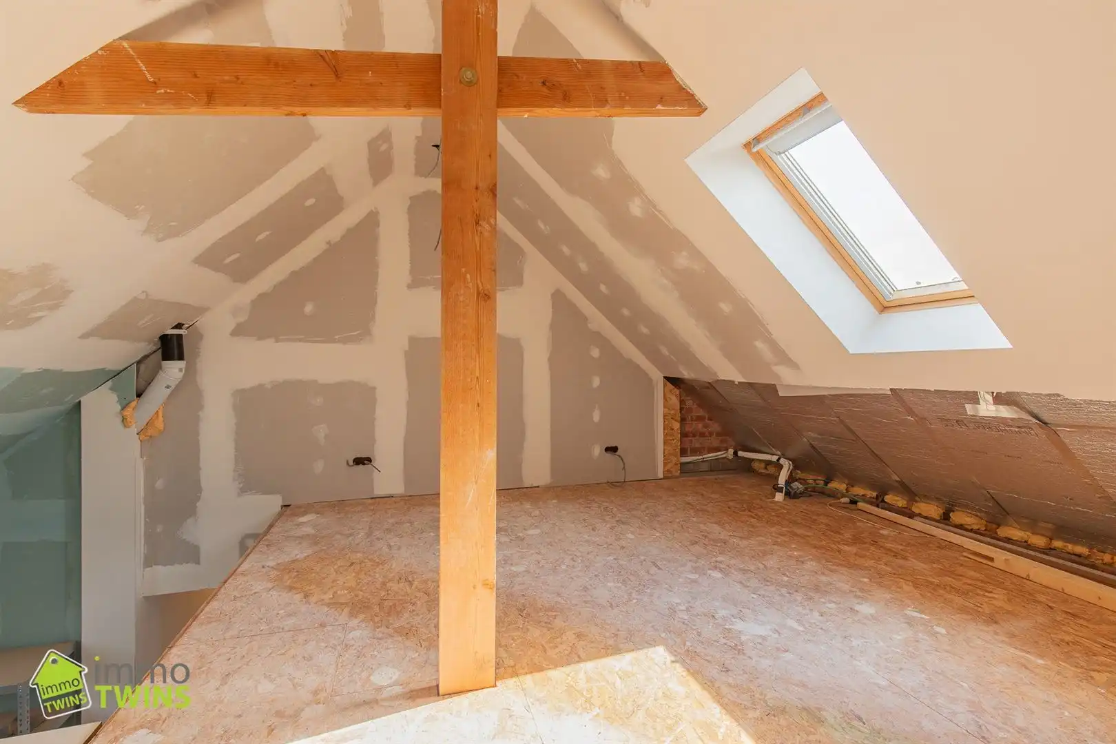 Ruime, energiezuinige gezinswoning met 275 m² bewoonbare oppervlakte, prachtige tuin en tal van extra's in Dendermonde (Oudegem) foto 32