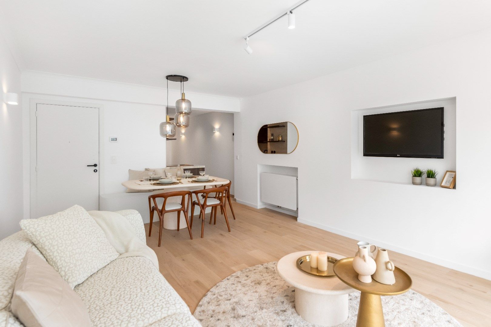 Zonnig, instapklaar appartement met prachtig zeezicht, gelegen op het Lichttorenplein. foto 8