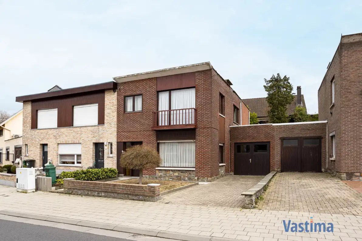 Halfopen woning in Lede met 3 slaapkamers, garage en buitenruimte foto 2