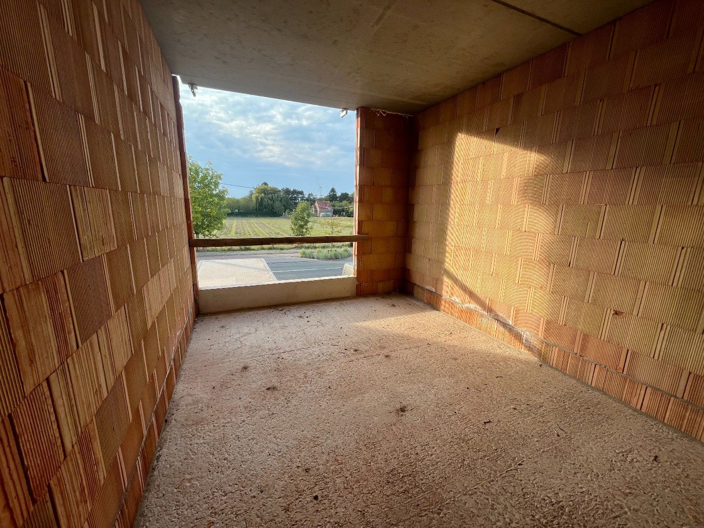 Nieuwbouwappartement met 2 slaapkamers en terras. foto 6