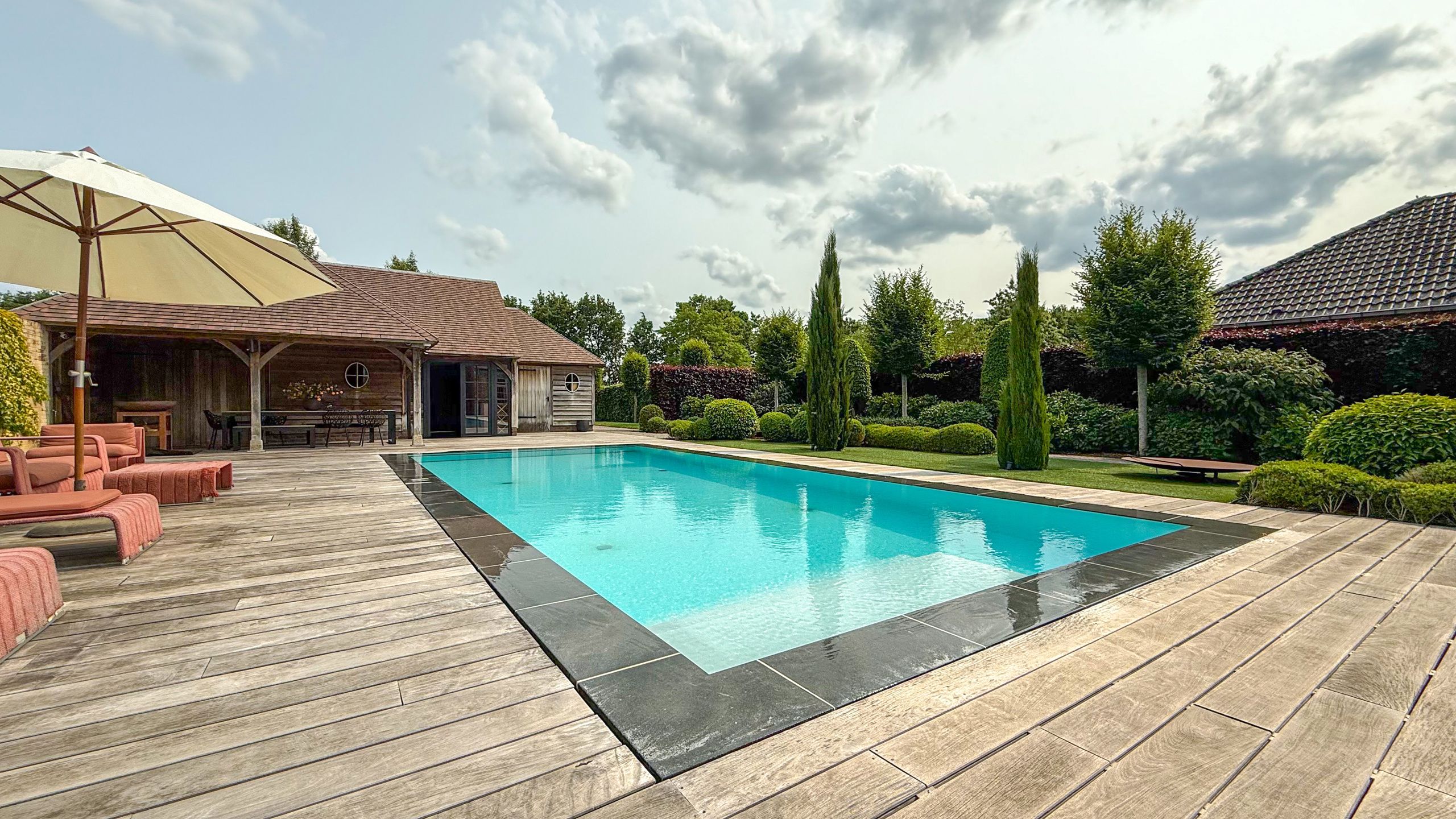 Exclusieve villa met zwembad op riant perceel in Koersel! foto 65