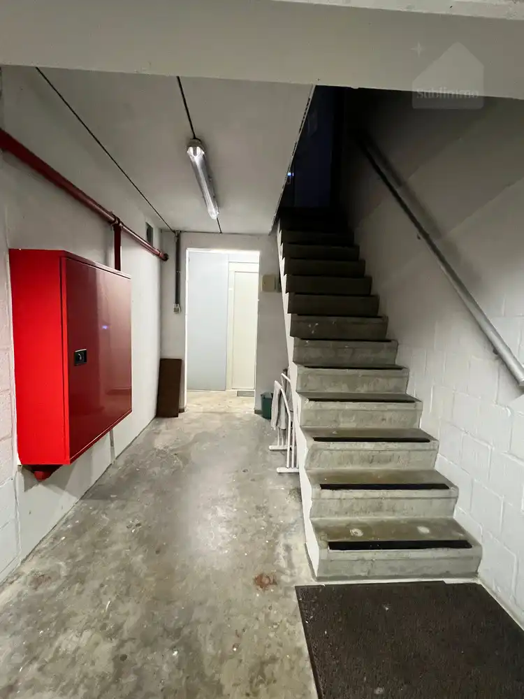 Ruim handelsgelijkvloers van 187 m² op commerciële hoekligging in Leopoldsburg foto 18