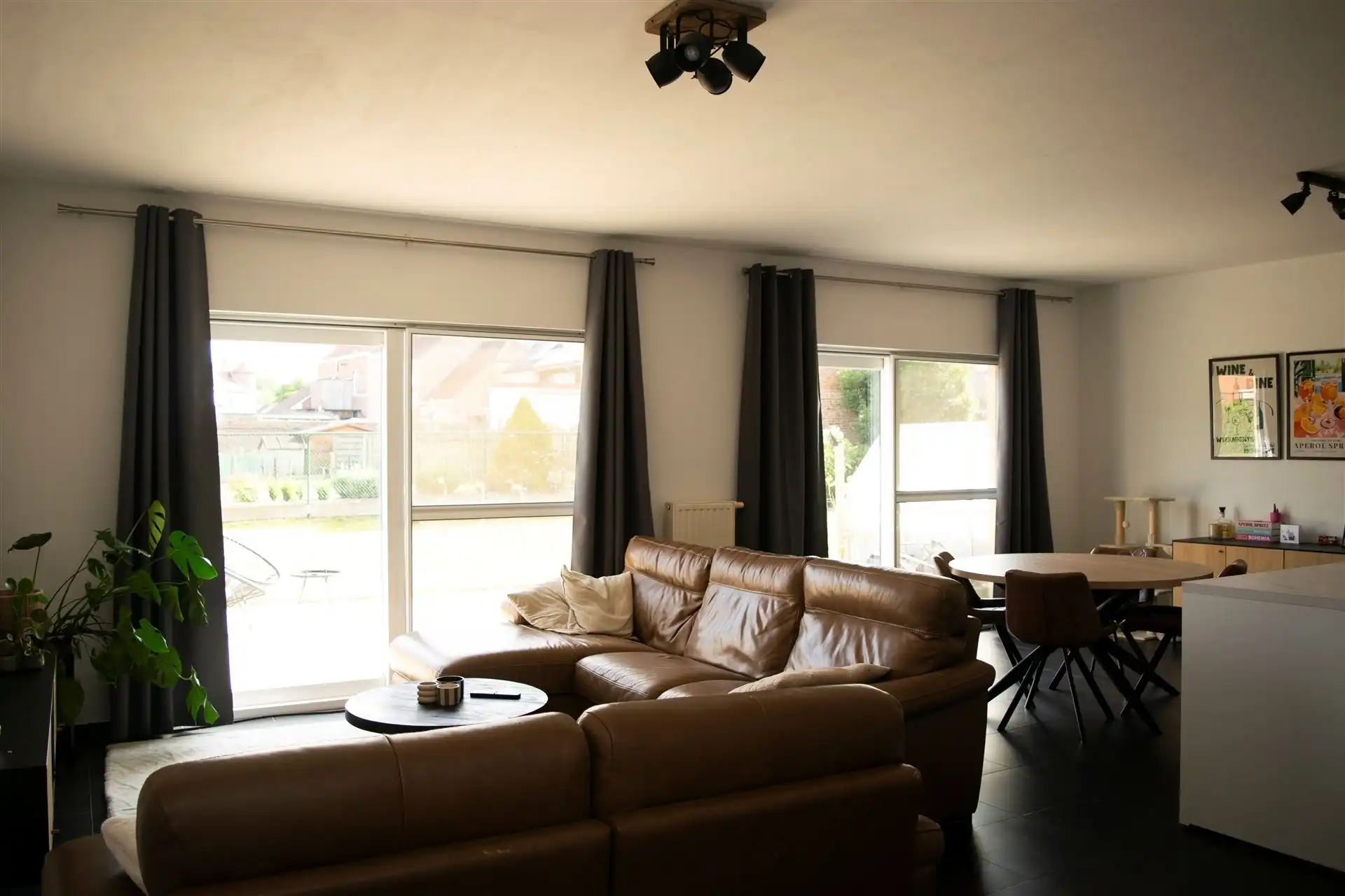 Gelijkvloers appartement met tuin foto 2