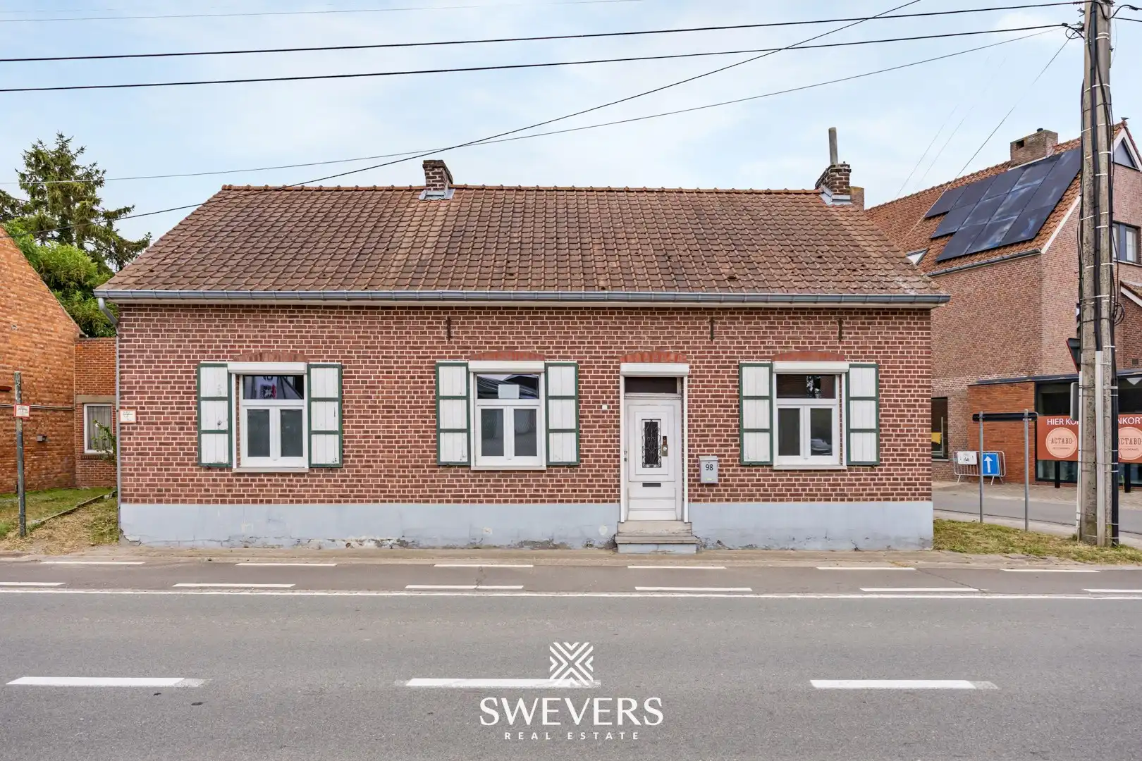 Vrijstaande woning met ruime garage en tuin op centrale ligging in Zepperen  foto 2