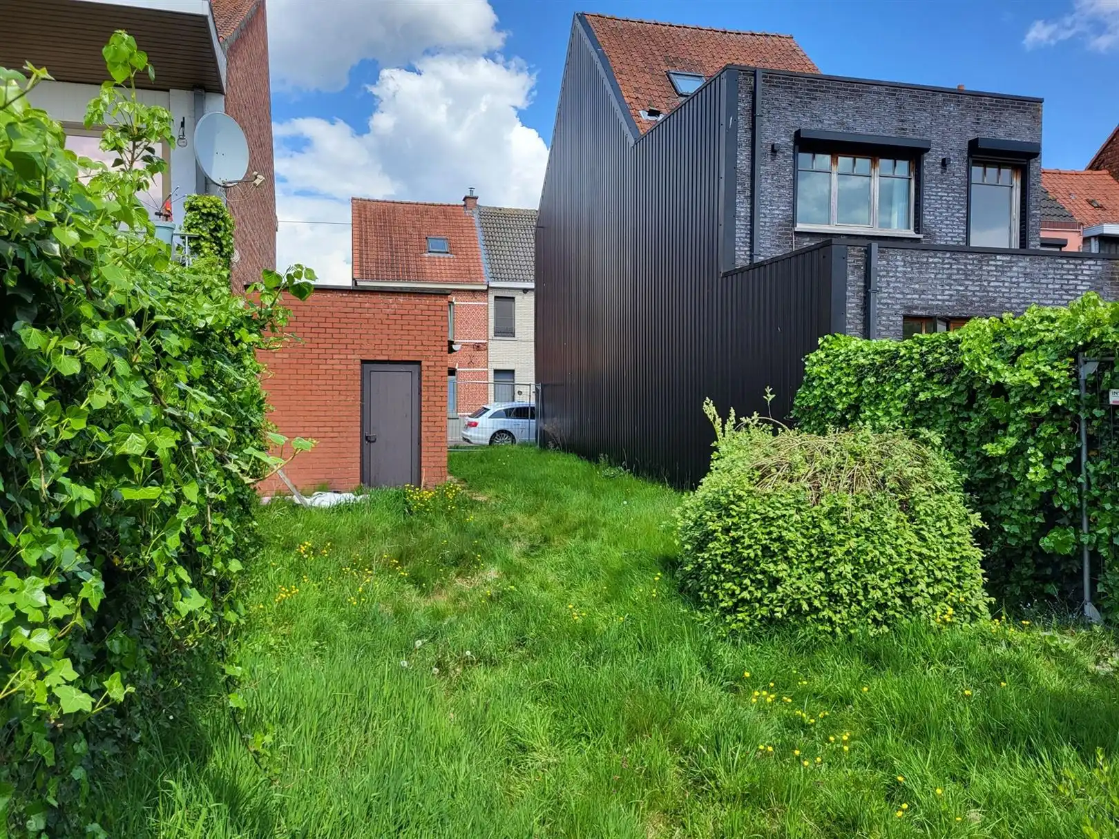 Bouwgrond met goedgekeurde (bouw) omgevingsvergunning foto {{pictureIndex}}