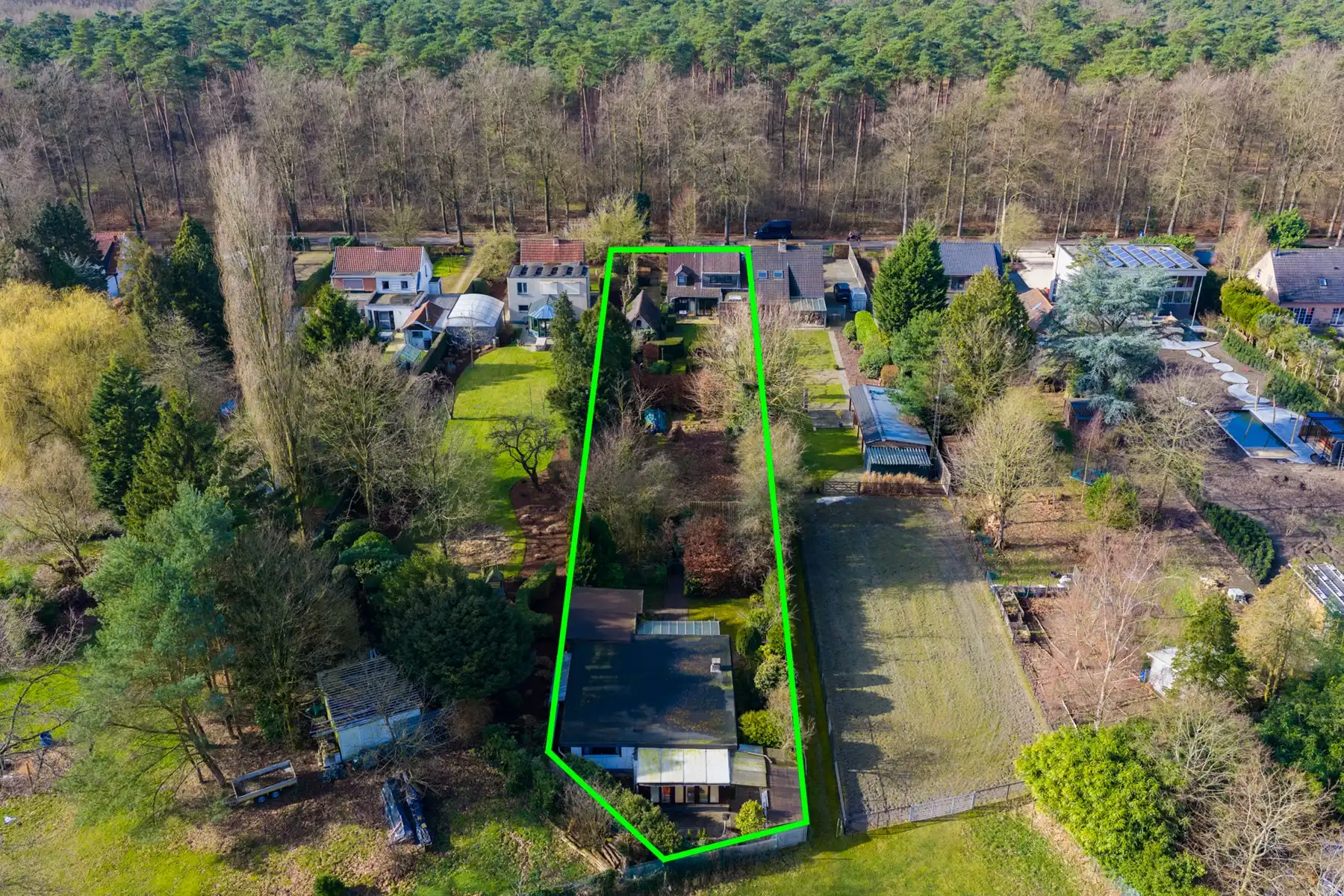 Charmante halfopen woning met polyvalent bijgebouw foto {{pictureIndex}}