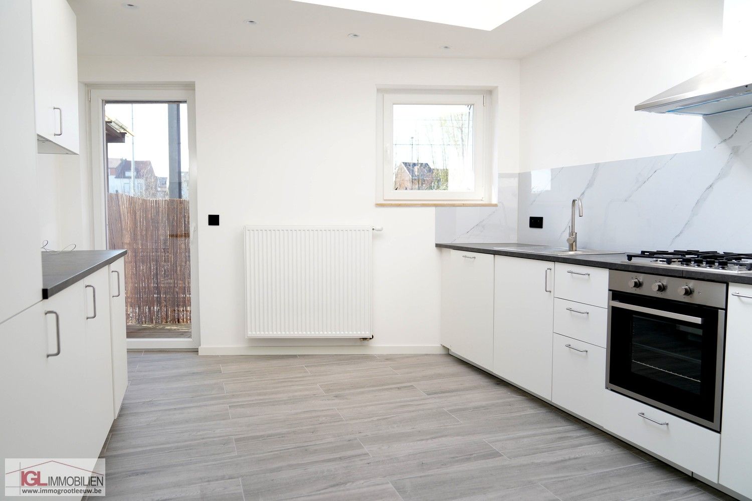 Smaakvol gerenoveerde woning met 3 slaapkamers & 2 badkamers foto 5