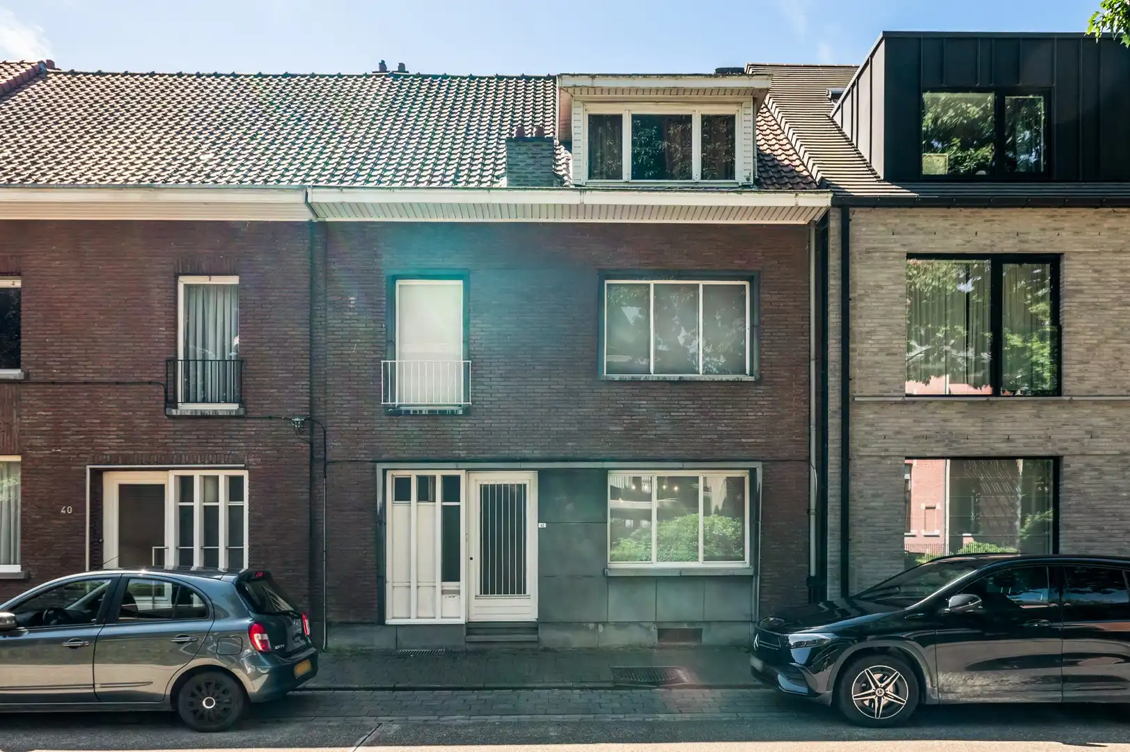 Te renoveren huis met 5 slp, garage en veel mogelijkheden! foto 2