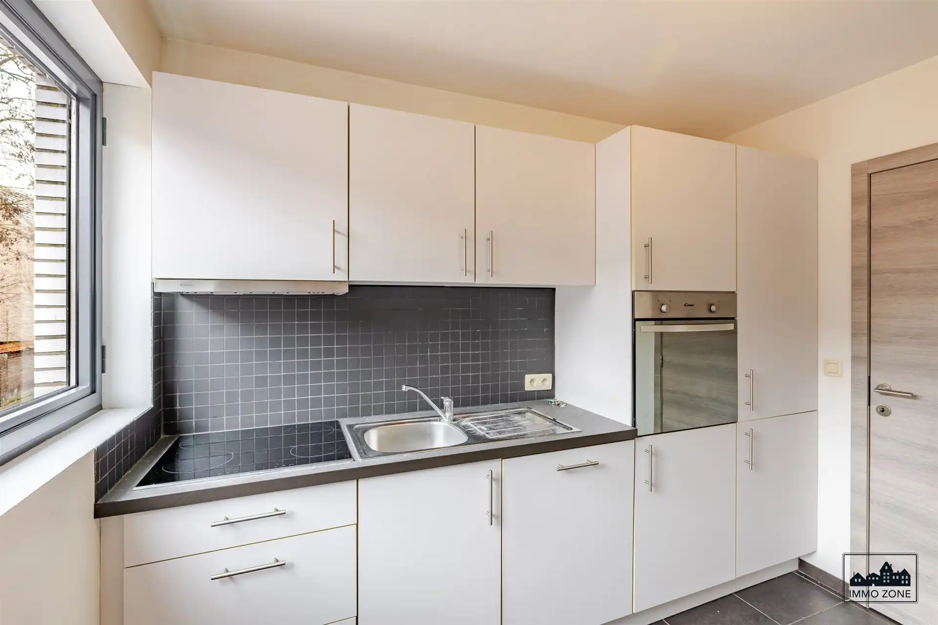 Licht op te frissen appartement met EPC B foto 7