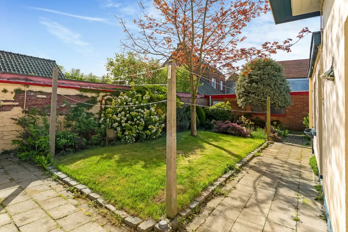 Te renoveren, geklasseerde art deco woning met 3 slpk, ruime zolder en Z-tuin foto 25
