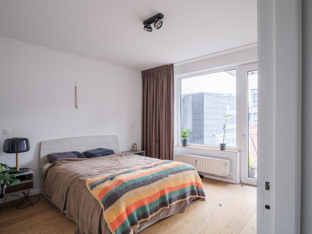 Knap gerenoveerd 3-slaapkamer appartement foto 10