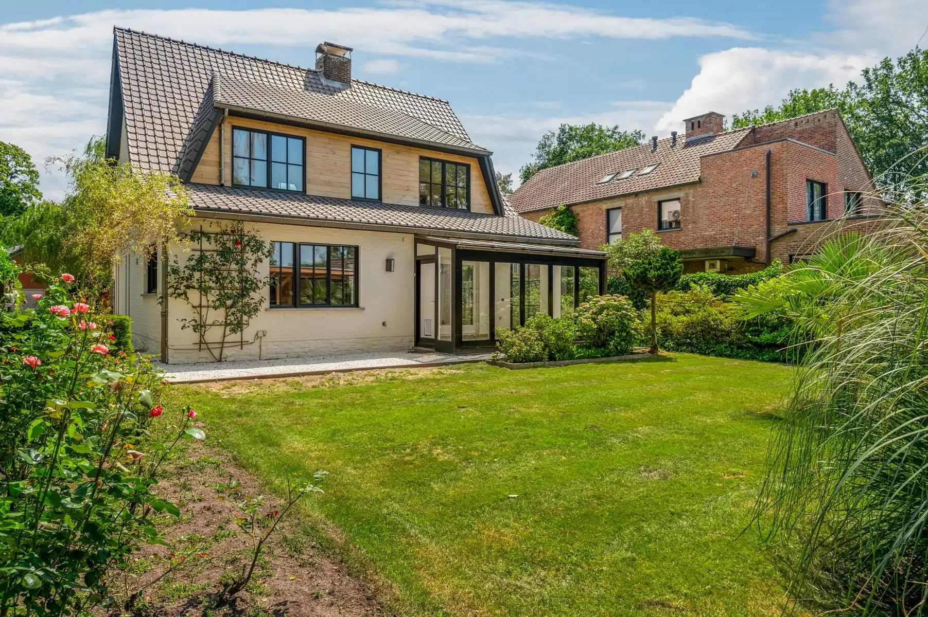 Charmante gerenoveerde woning met 3 slaapkamers in het gegeerde Hertebos foto 2