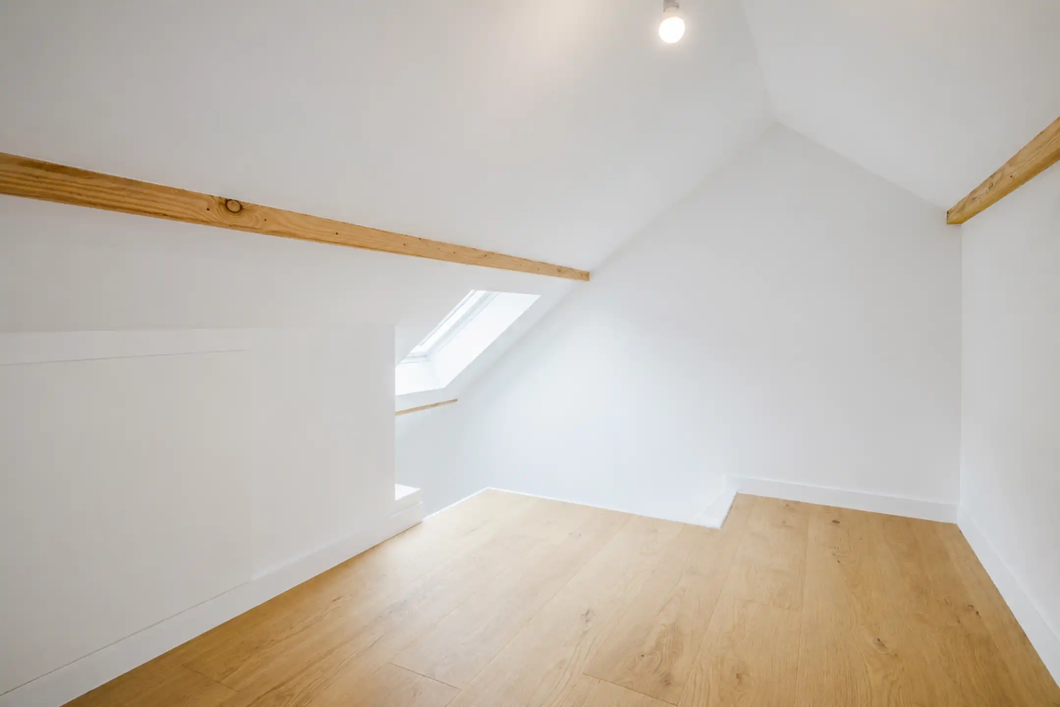 Gerenoveerde woning met 3 slaapkamers en 2 badkamers te Gent foto 17