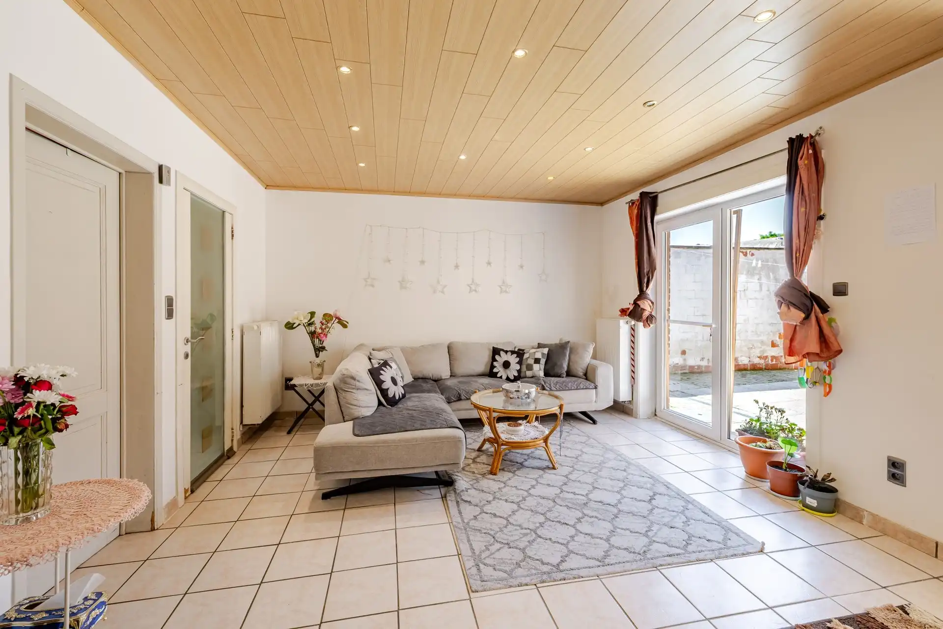 Ruime gezinswoning met grote tuin in Burst foto 5