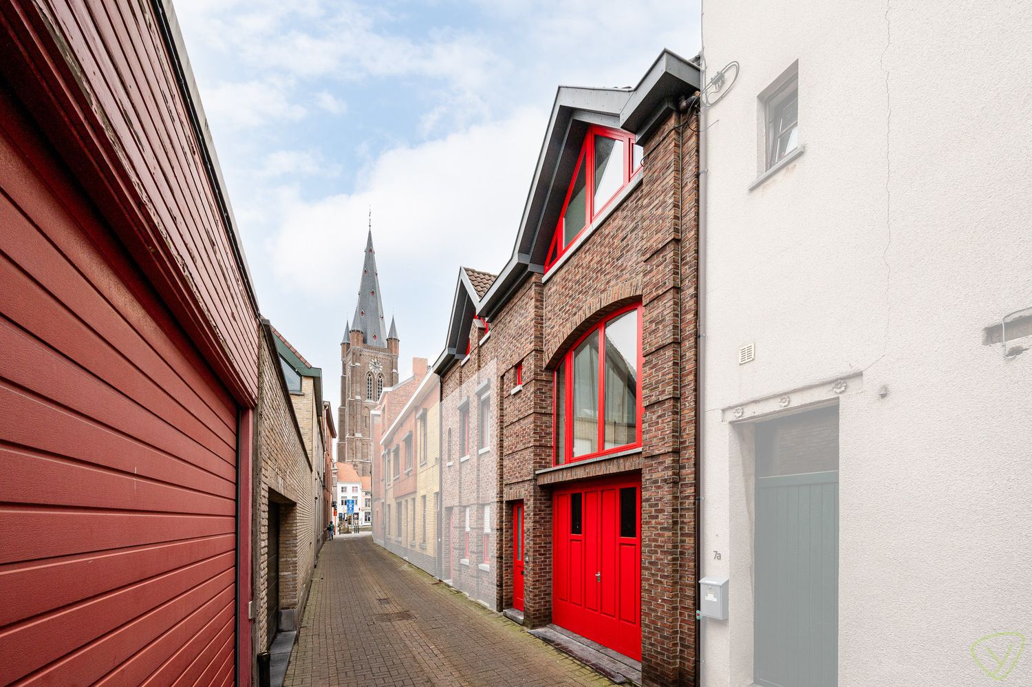 Zeer ruime stadswoning gelegen nabij de Markt van Eeklo foto 1