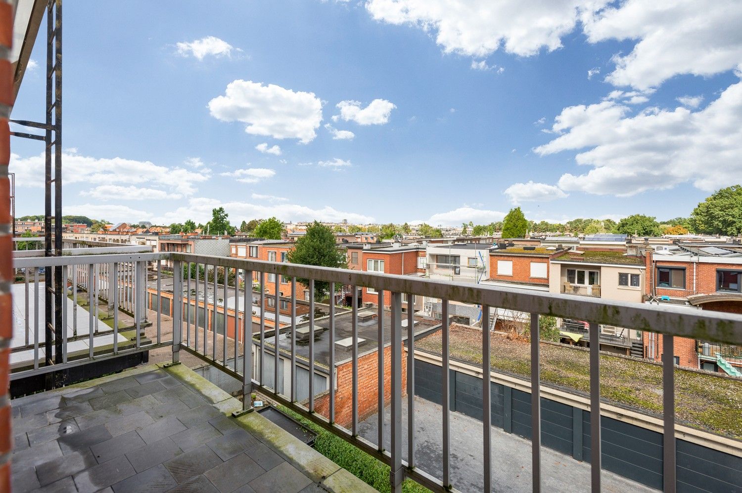 Modern en ruim appartement met 2 slaapkamers, 2 terrassen en nieuwe keuken te Deurne! foto 13