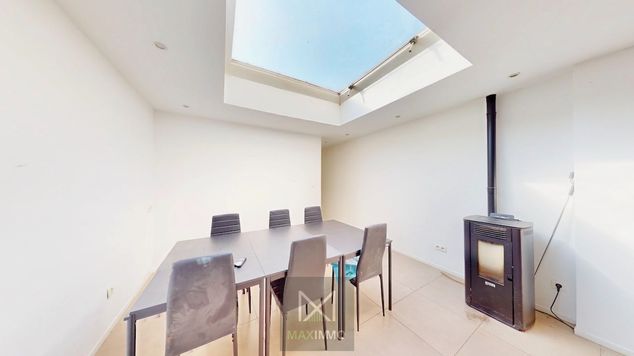 🏡 Volledig gerenoveerde halfopen woning met 4 slaapkamers & zonnige tuin – Harelbeke foto 8