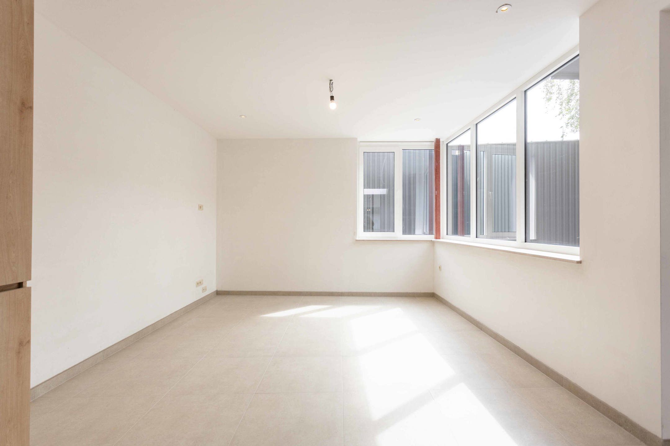 Gelijkvloers appartement met buitenruimte in het centrum! foto 4