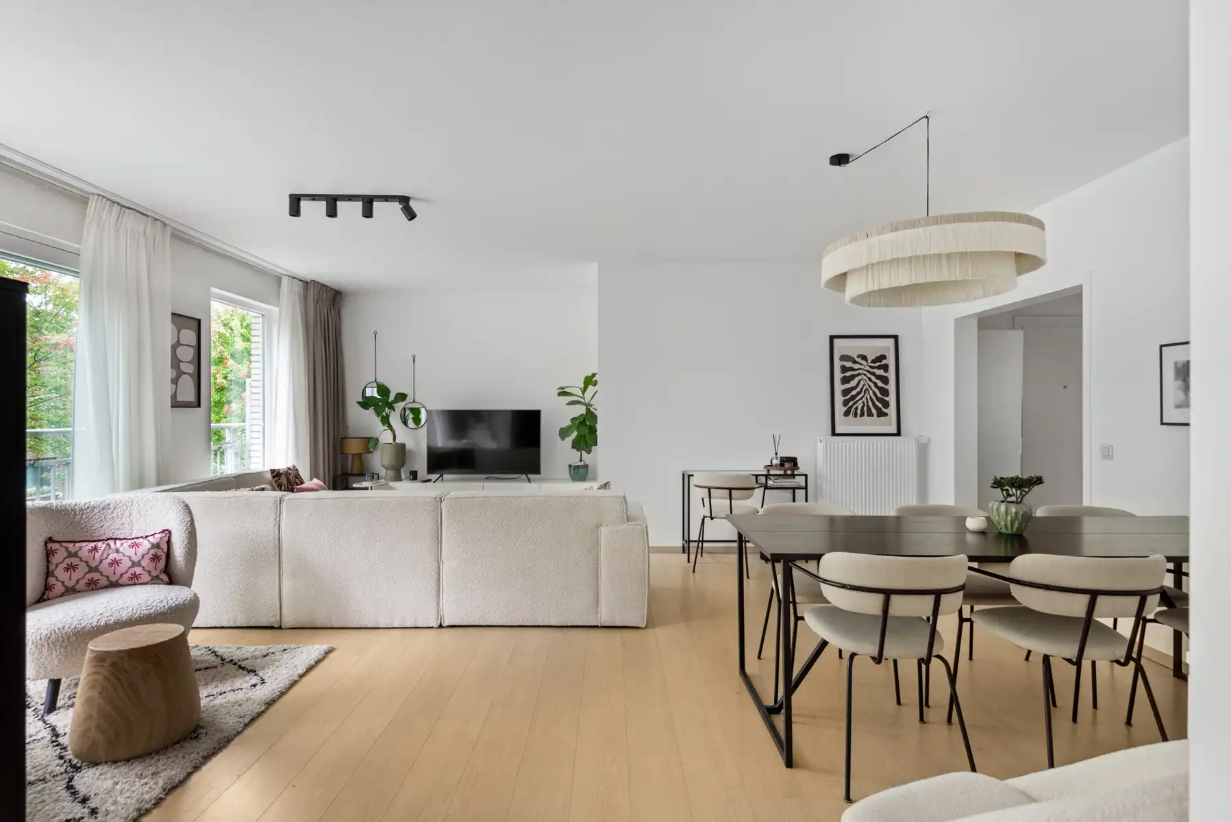 Atypisch ruim appartement met drie slaapkamers foto 3