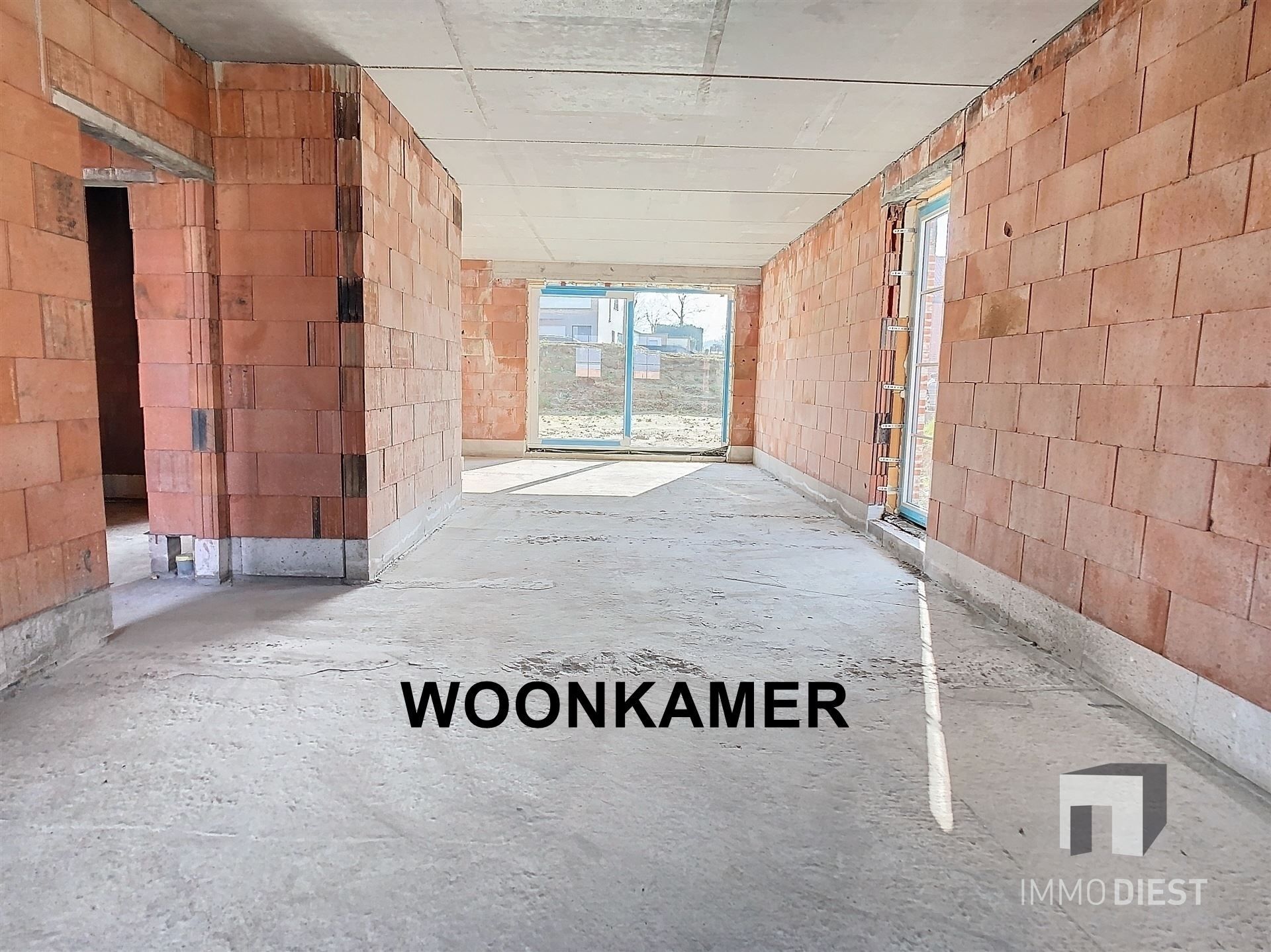 Nieuwbouwwoning met ruime leefruimtes en knappe zolder.  foto 7