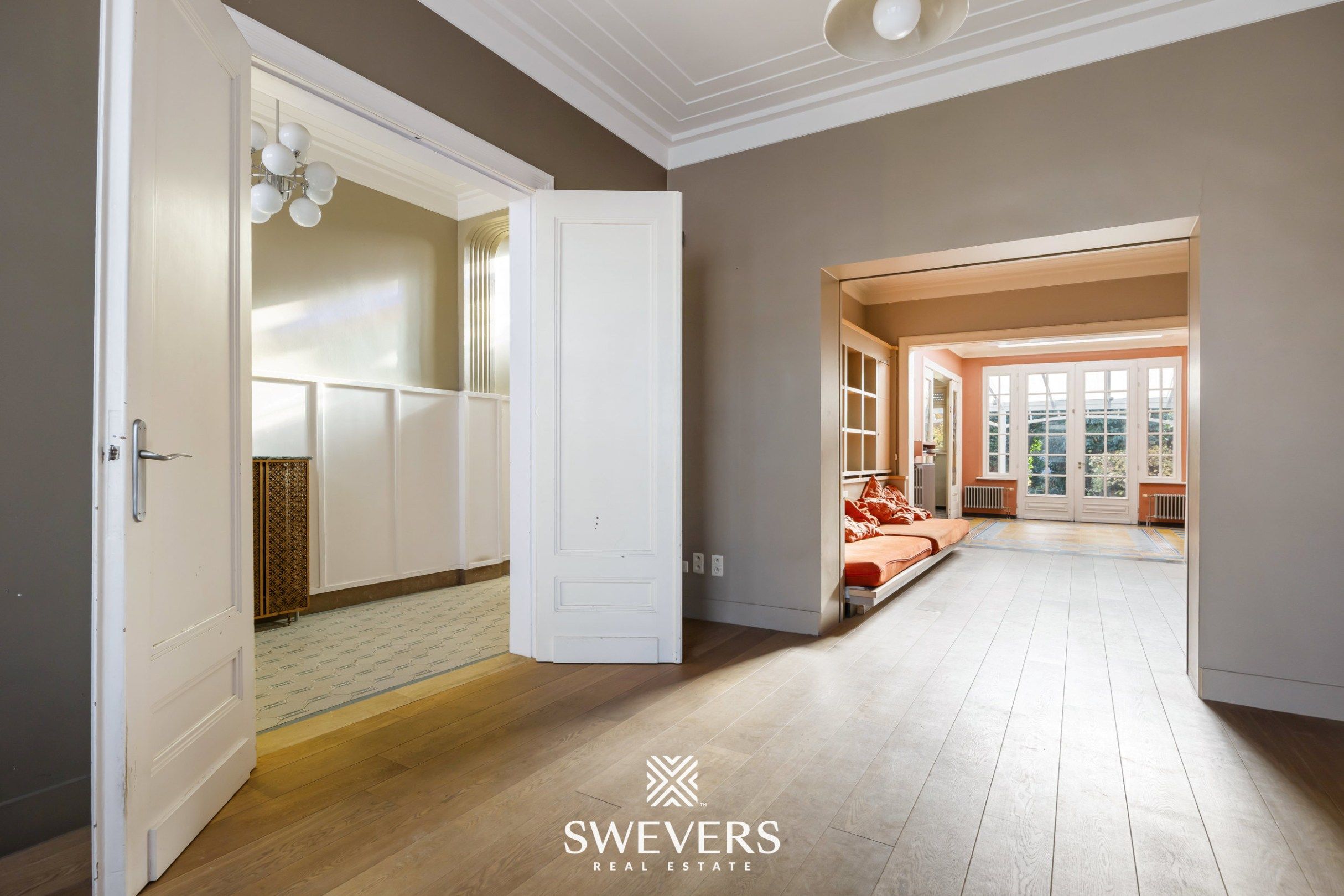 Karaktervol herenhuis met 6 slaapkamers, 2 badkamers en tuintje in Mol foto 6