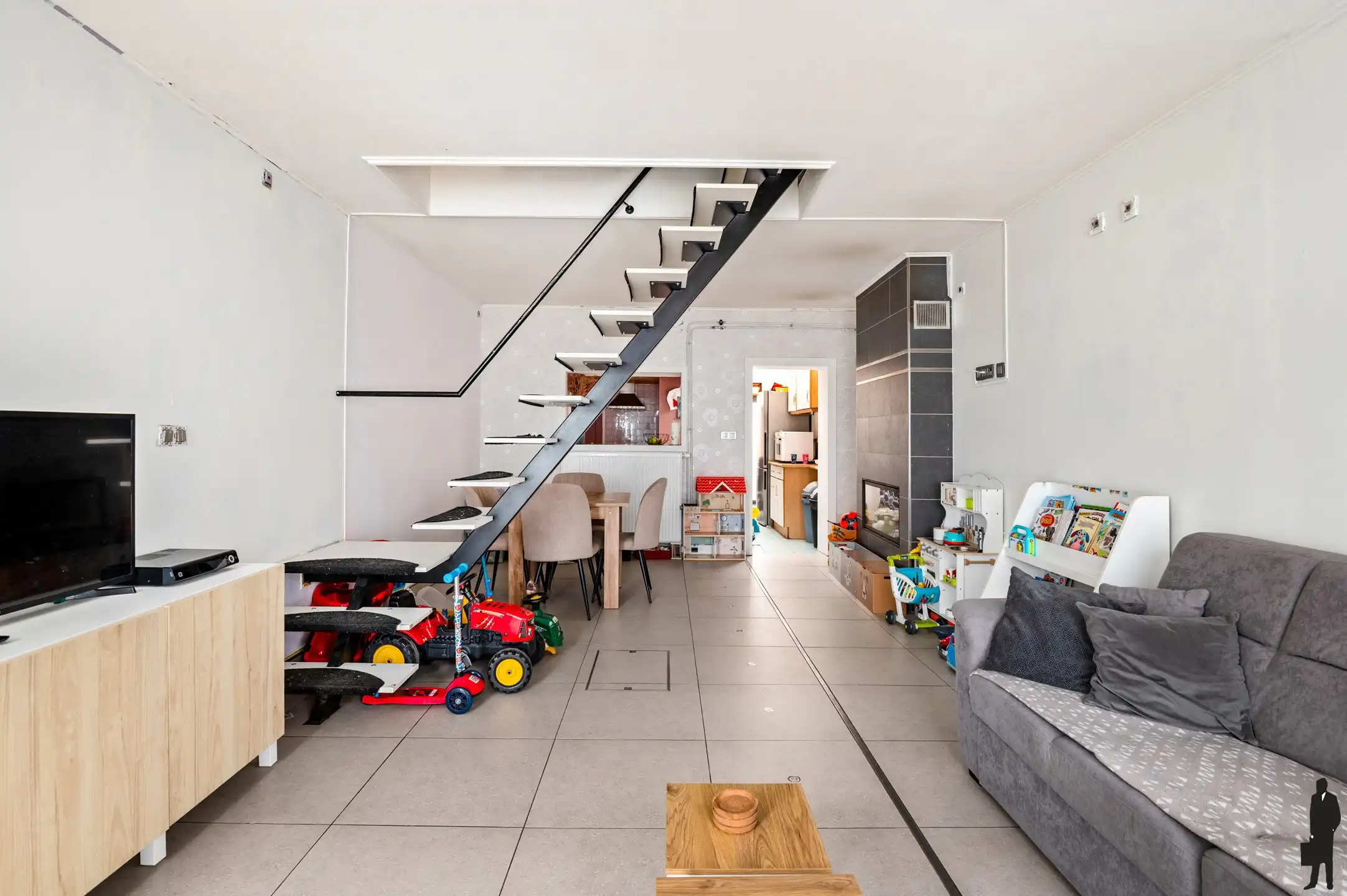 Charmante welgelegen woning met 2 ruime slpks en mezzanine foto 3