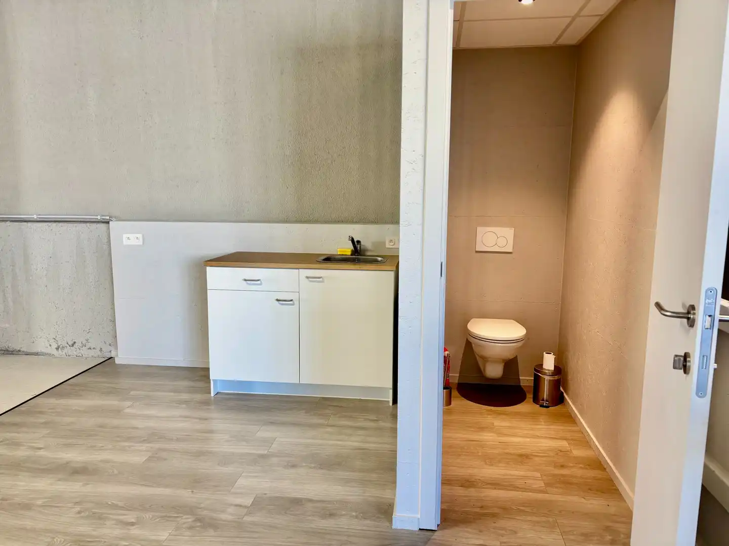 Polyvalente ruimte van ong. 155 m² te huur te Lendelede foto 7