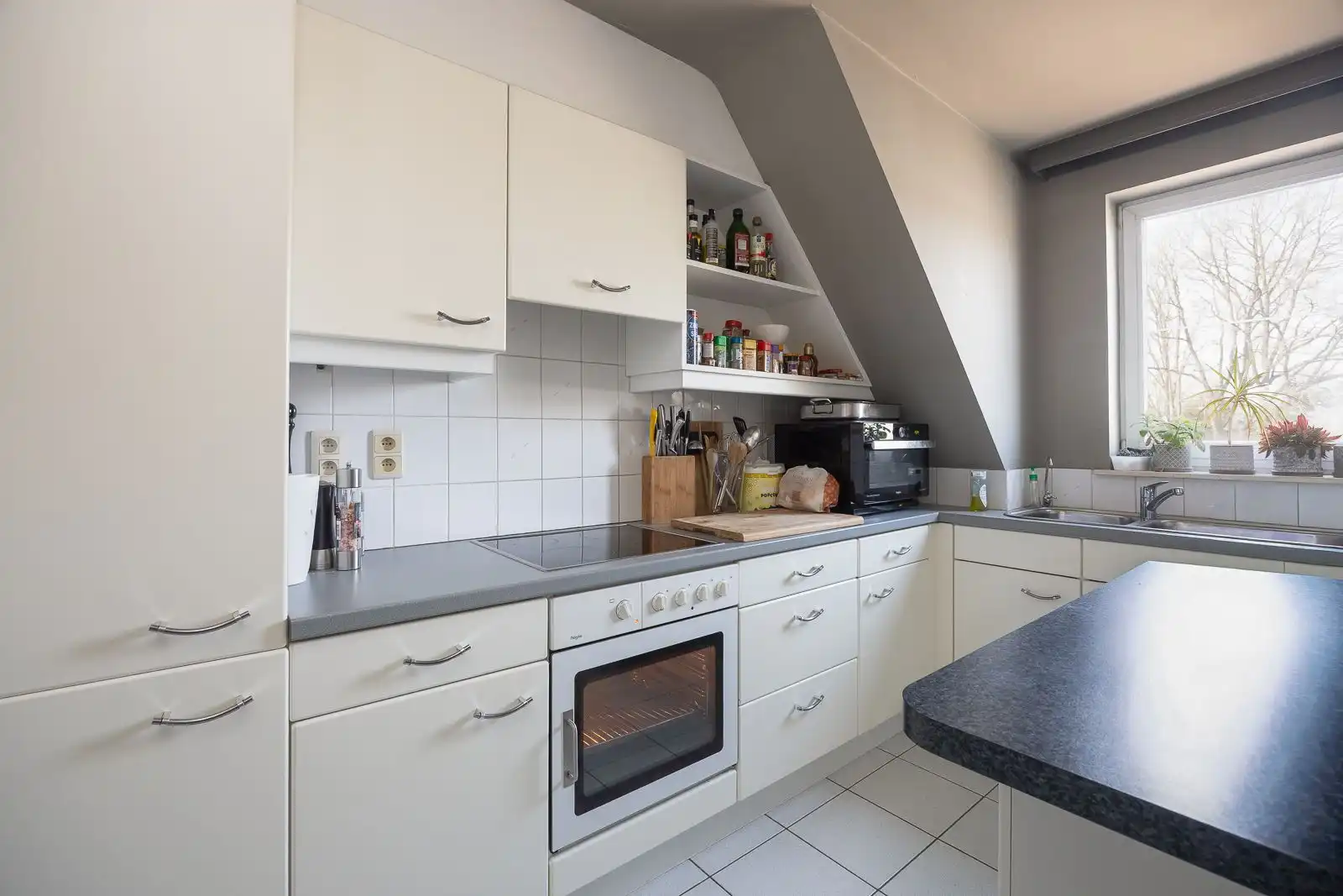 Duplex appartement met prachtig terras en private garage te huur in Hoogboom! foto 7