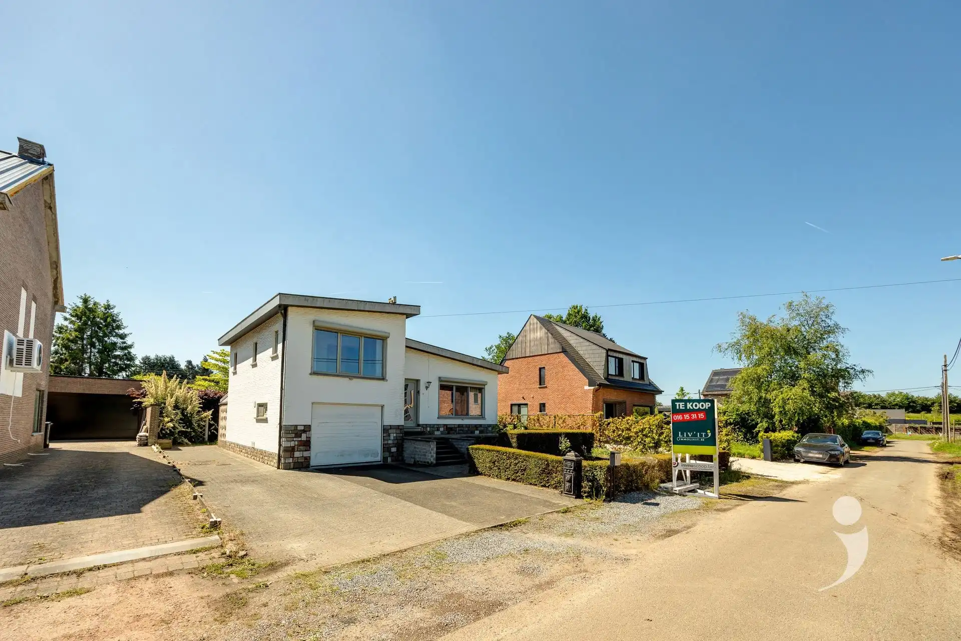 Te renoveren woning op een zonnig perceel foto 34