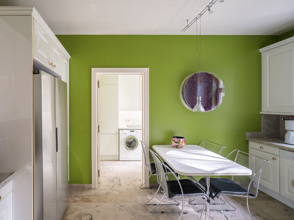 Vrijstaande villa (363 m²) met ruim bijgebouw op een gunstig perceel van 1.205 m² foto 6