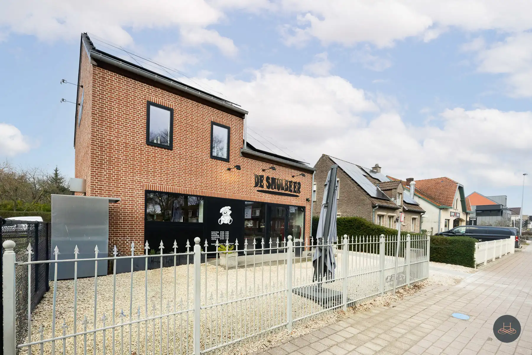 Broodjeszaak op strategisch zeer aantrekkelijke locatie foto {{pictureIndex}}