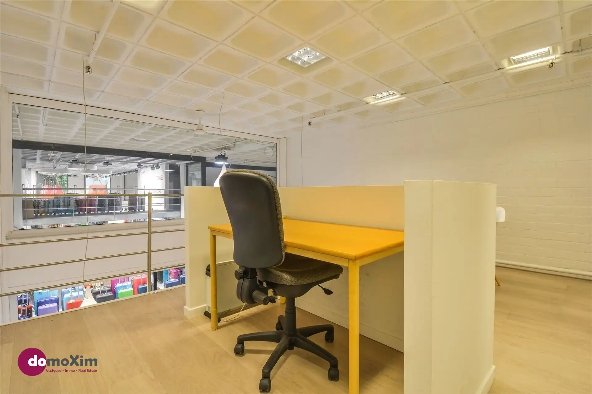 Centraal gelegen kantoor- of winkelruimte op de Bruul in Mechelen (optioneel met 1 parkeerplaats) foto 6