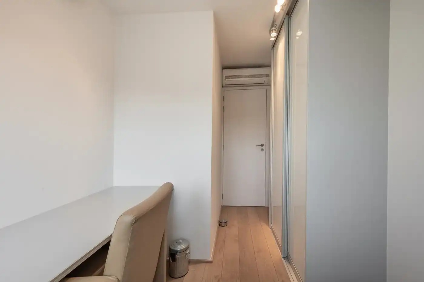 Lichtrijk en ruim duplexappartement met 2 grote zonneterrassen op een zucht van de Zeedijk  foto 18