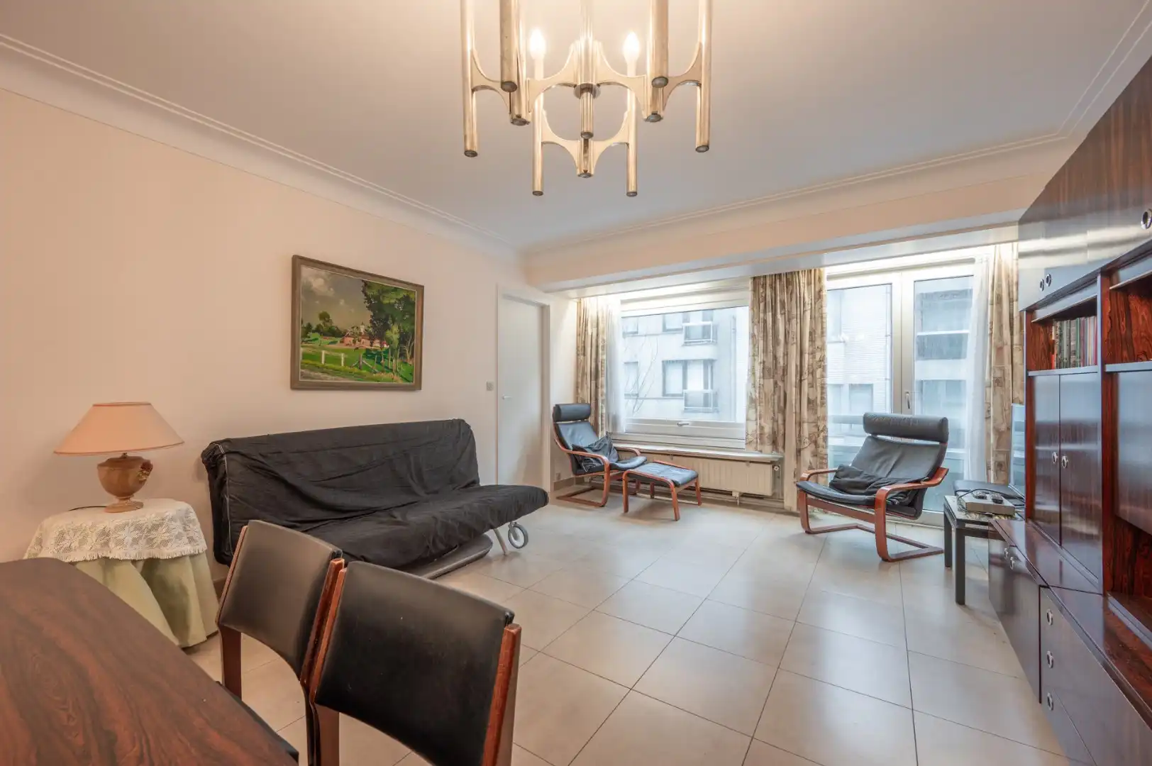 Op te frissen appartement gelegen in residentie op hoek Ieperstraat-Kustlaan, op 50 m van de Zeedijk en nabij het Driehoeksplein. foto 3