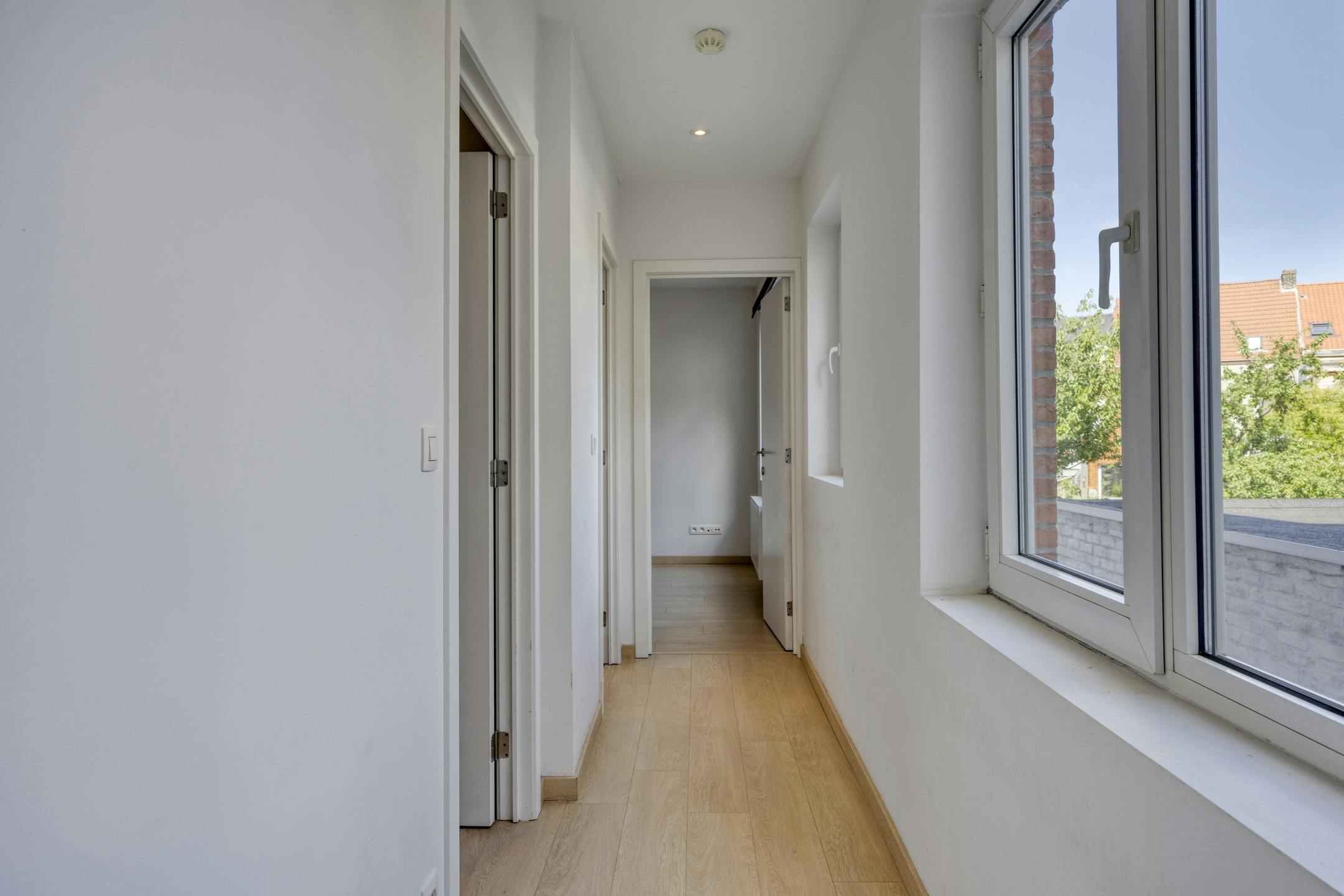Lichtrijk en ruim gerenoveerd appartement nabij Gent-centrum foto 7