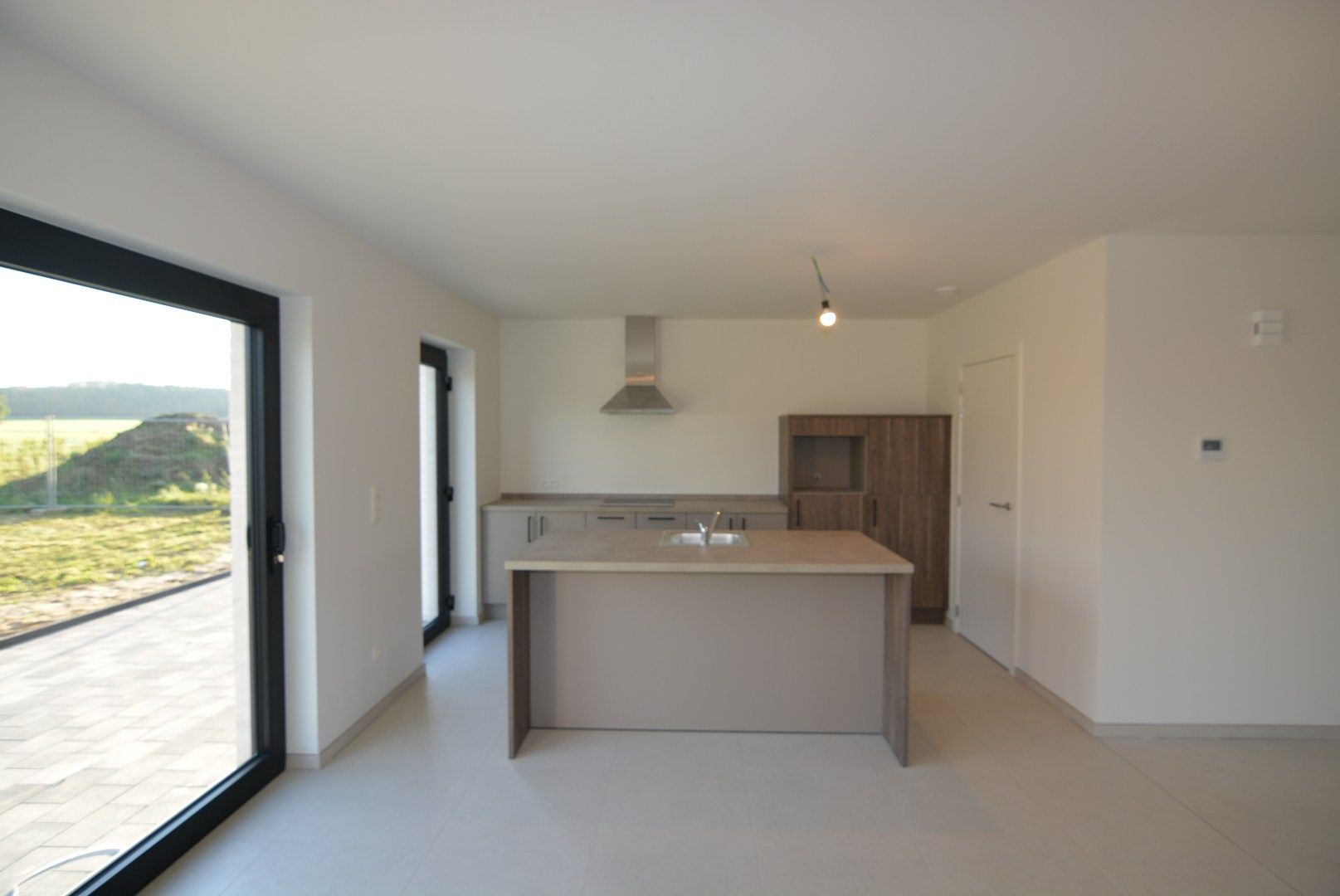 Halfvrijstaande nieuwbouwwoning op 3a 70ca met 3 slpk. foto 5