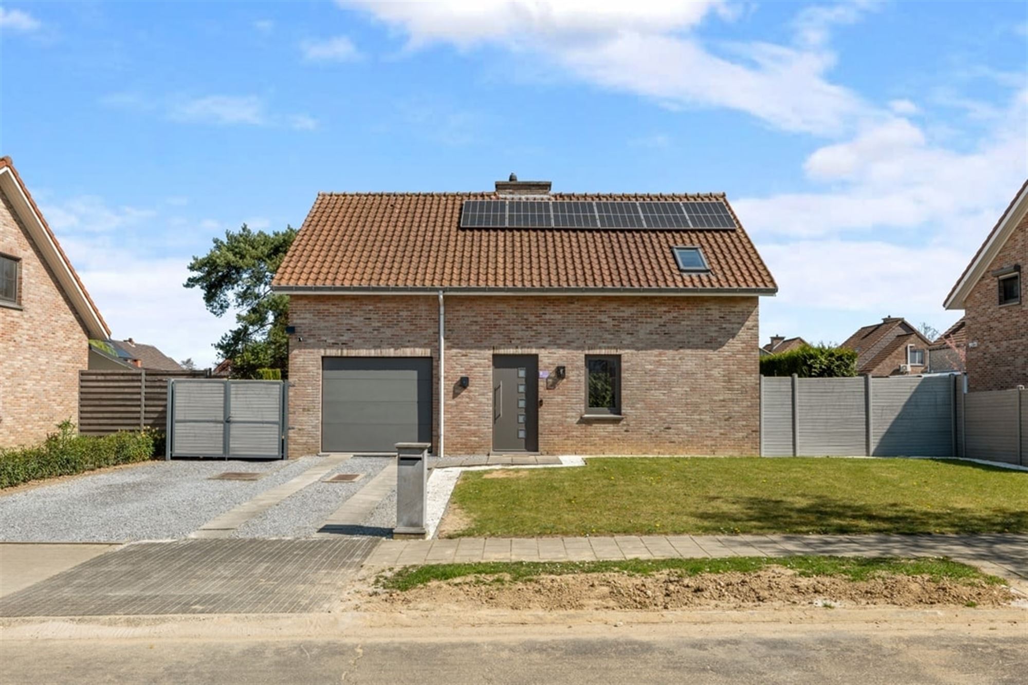 GEZELLIGE GEZINSWONING MET GARAGE OP EEN TOPLOCATIE IN ZEPPEREN  foto 38