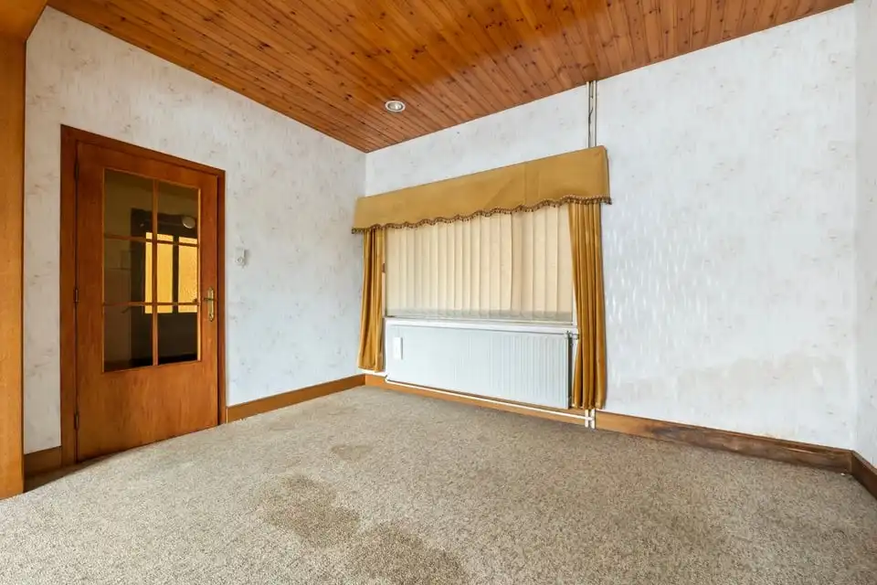 TE RENOVEREN GEZINSWONING MET GARAGE IN HET CENTRUM VAN GINGELOM foto 9